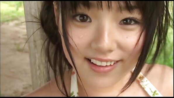 مارست الجميلة ذات الشعر المجعد فلم جنس مجاني الجنس مع صديقها في غرفة المعيشة