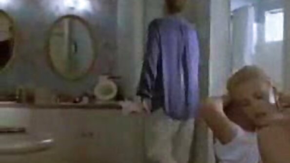 هوسي افلام سكس لبنانيه ممنوعه من العرض يفسد من قبل رجل يعاقبها لسرقة أغراضه