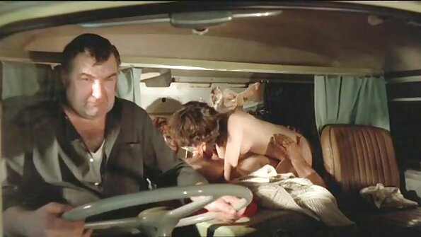 امرأة مشاكسة اليورو ذات الشعر الداكن مع غنيمة كبيرة يحتاج إلى بعض الشرج فظيع فيلم اثارة جنس