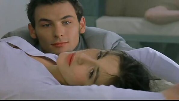 المتأنق ممارسة الجنس افلام يسحب قضيبه ويلصقها في شقراء ساخنة في مؤخرتها