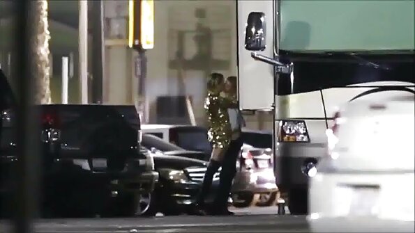 لا تستطيع افلام هندى جنس الفتاة مقاومة إغراء الوصول إلى النشوة الجنسية بالحدب