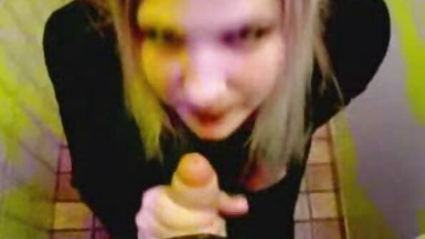 كتكوت محبر يأخذ أنف كبير افلام سكس جنوس في وضع جانبي