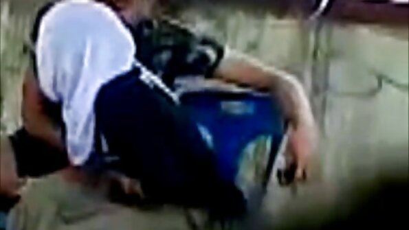 الرجل يدفع المال للاعبة التنس افلام جنس مترجمه عربي المراهقة ويضرب فمها