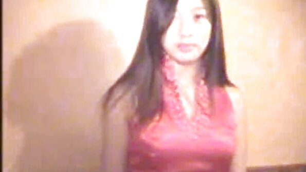 تبدو قنبلة شقراء لاتينا مذهلة حقًا في قبضة افلام رومانسية سكس العاطفة