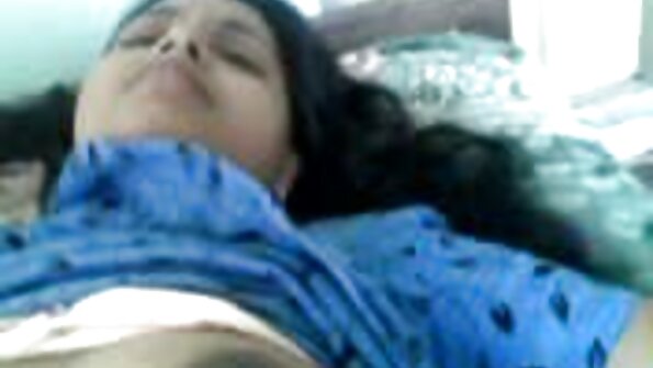 فتاة شقية قذرة ريتش تمتص الديك ضخمة في فيلم جنس مصري الهواء الطلق