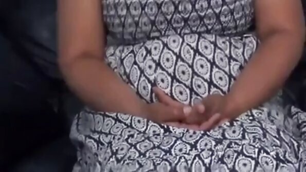 جبهة مورو مع كبير الثدي يجلس على أنف كبير افلام سكس الماني قديم مترجم على الوسائد